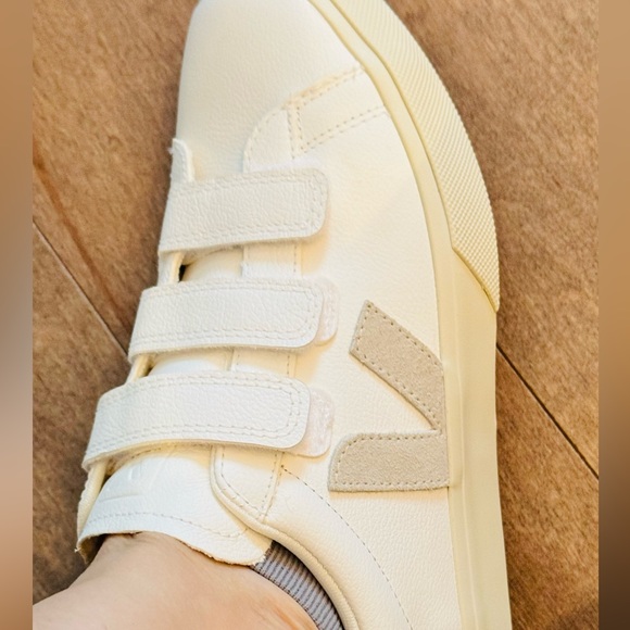 VEJA sneakers - Picture 3 of 4
